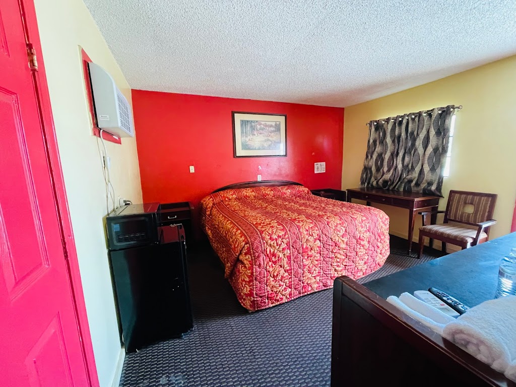 Royal Palms Motel & RV Park | 7800 Chef Menteur Hwy, New Orleans, LA 70126, USA | Phone: (504) 245-4444