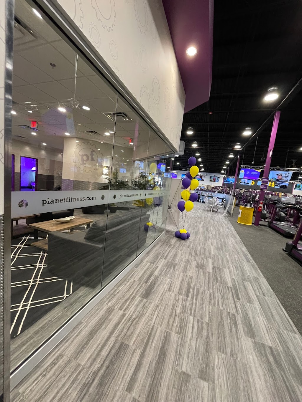 Planet Fitness | 40752 Ryan Rd, Sterling Heights, MI 48310, USA | Phone: (586) 274-2310