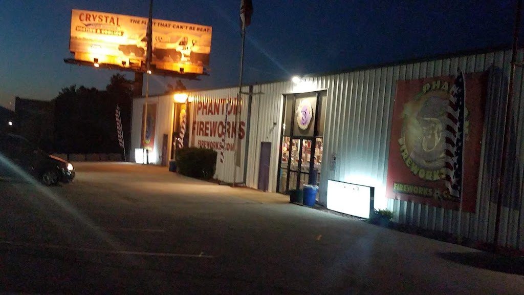 Phantom Fireworks of Herculaneum | 98 Francois Dr, Herculaneum, MO 63048, USA | Phone: (636) 475-3790