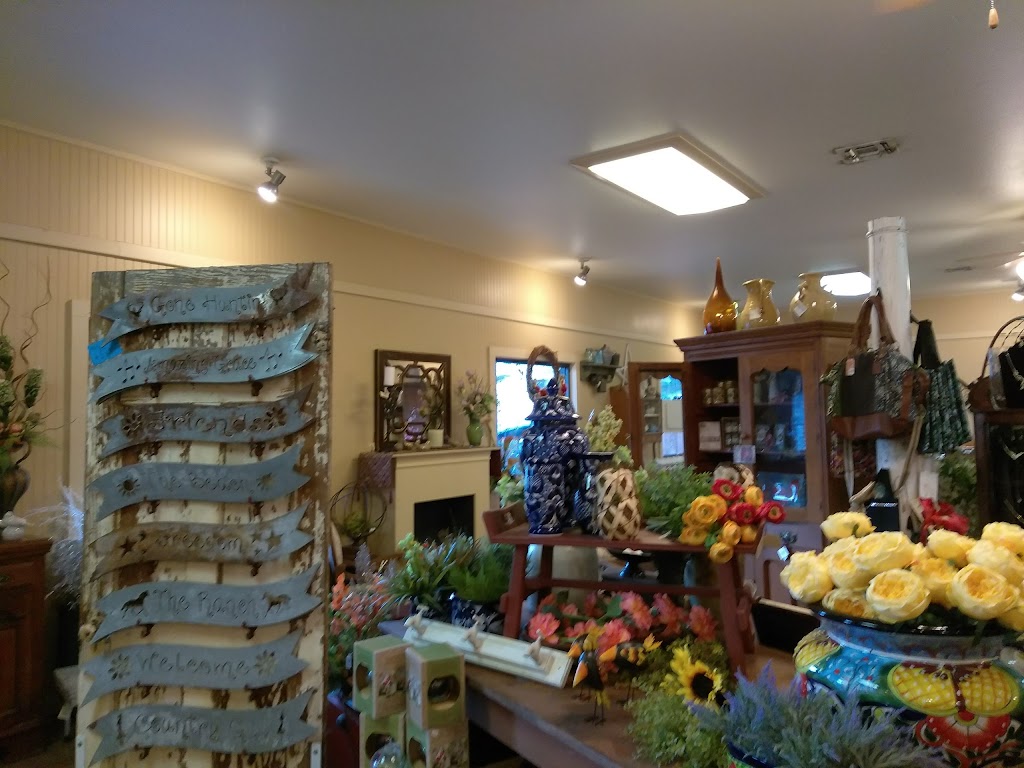 The Flower Shop | 827 N Main St, Boerne, TX 78006, USA | Phone: (830) 816-2042