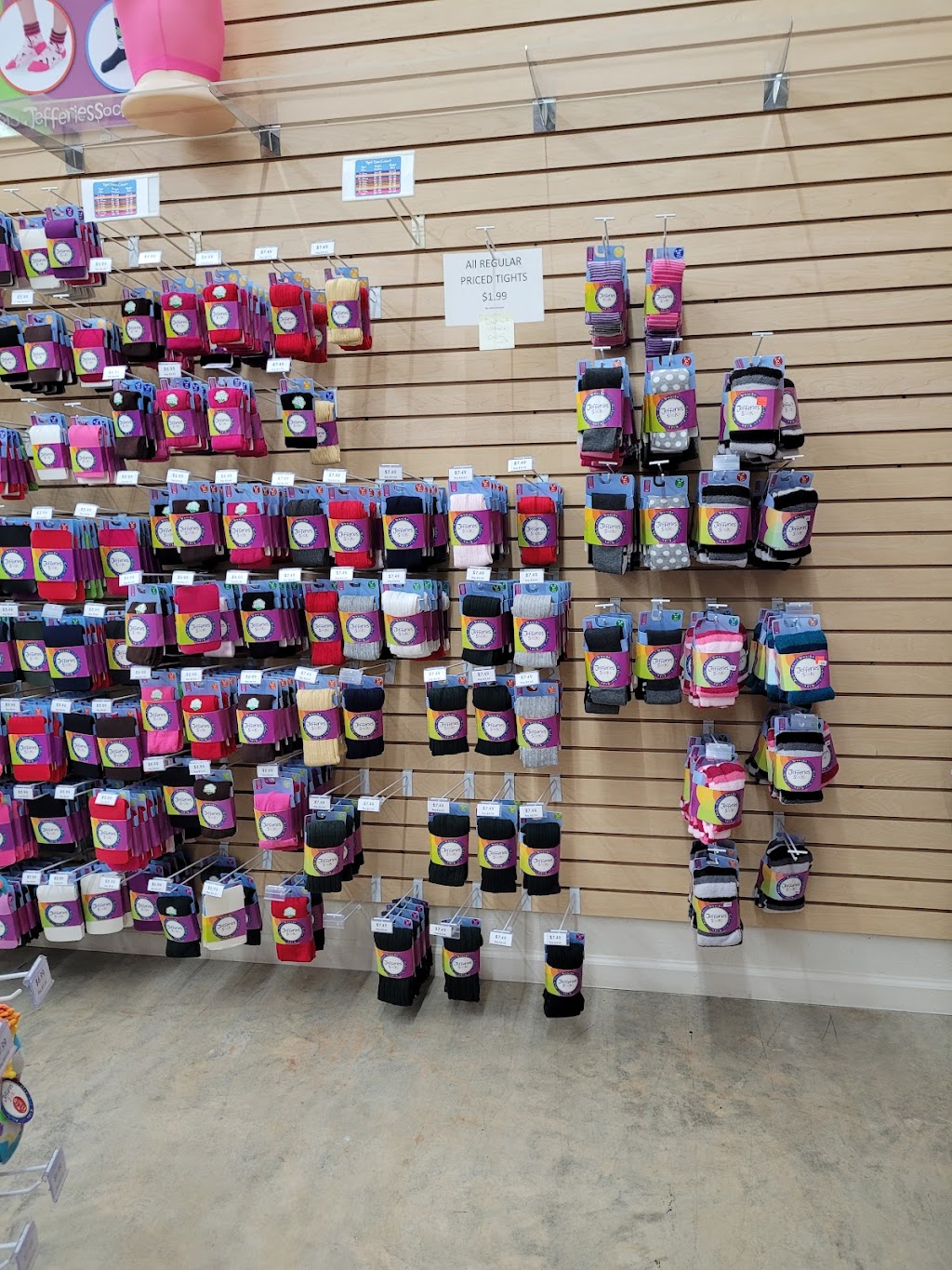 Jefferies Socks Outlet | 2209 Tucker St, Burlington, NC 27215, USA | Phone: (336) 226-8740