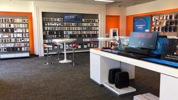 AT&T Store | 2992 Towne Blvd, Middletown, OH 45044, USA | Phone: (513) 342-3472