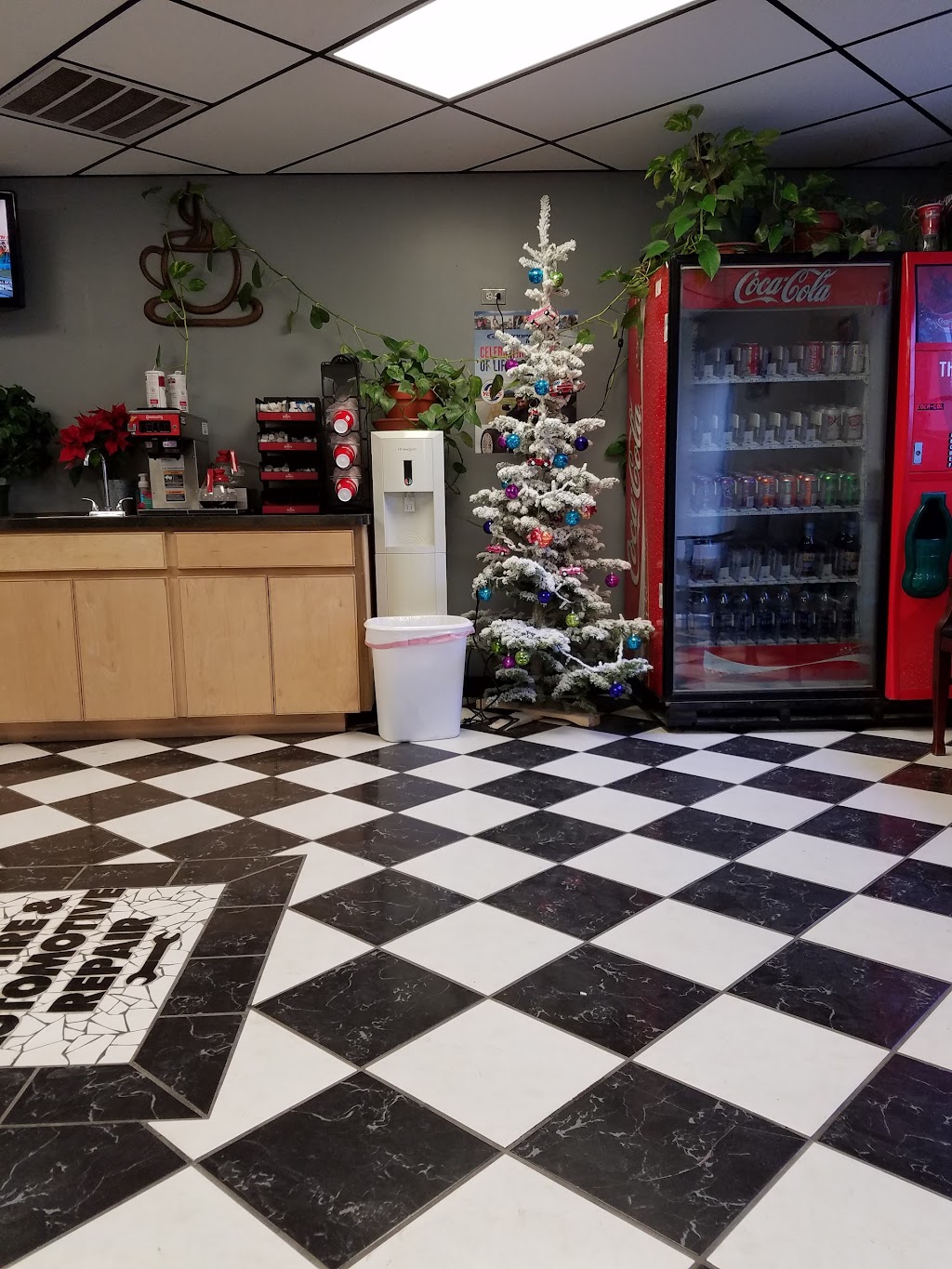 Jays Tire & Automotive Repair | 301 S Main St, Elgin, TX 78621, USA | Phone: (512) 281-4818