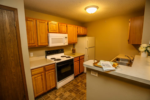 Deerfield Apartment Office | 901 Franklin Ave, Council Bluffs, IA 51503 | Phone: (712) 256-4780