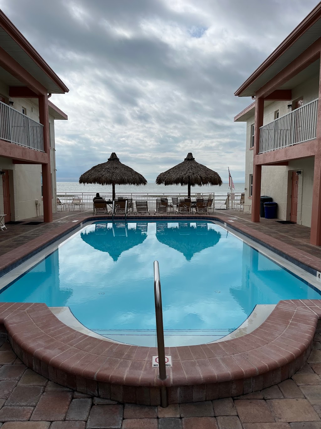 The Islander Resort | 17006 Gulf Blvd, North Redington Beach, FL 33708 | Phone: (727) 391-0271