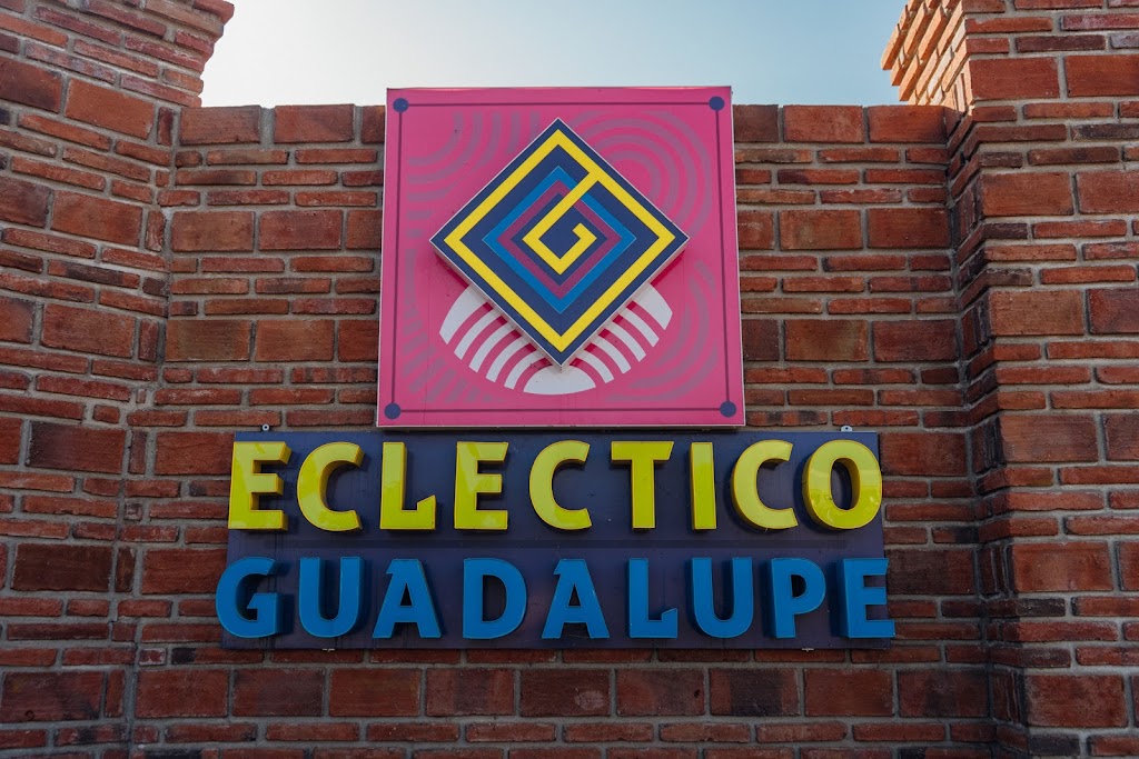Ecléctico Guadalupe | Carretera El Tigre-Valle Guadalupe Km 14.1 San Marcos, 22755 Ejido El Porvenir (Guadalupe), B.C., Mexico | Phone: 646 269 8401