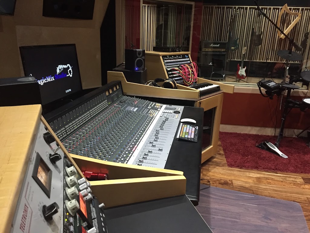 MagicMix Studio | 17904 SE May Valley Rd, Renton, WA 98059, USA | Phone: (206) 595-1865