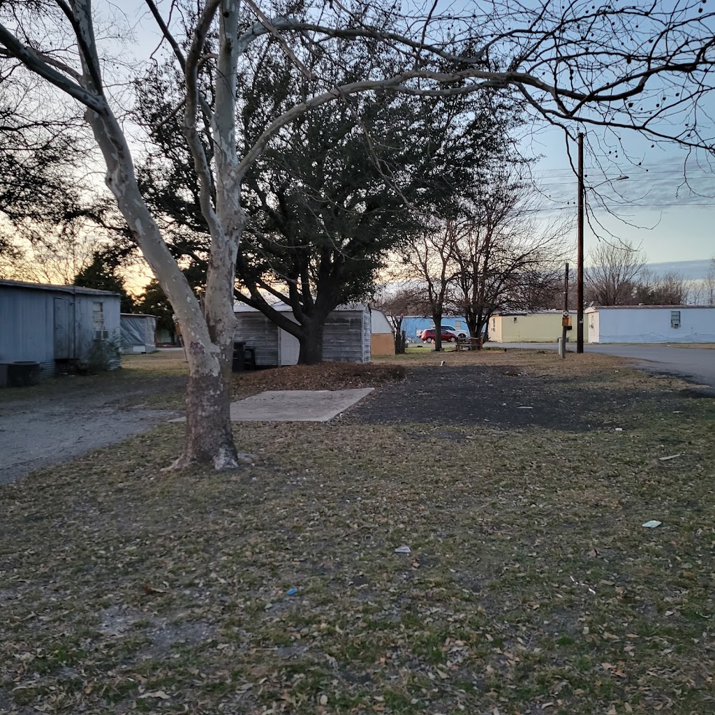 Anna Mobile Home Park | 1015 N Powell Pkwy, Anna, TX 75409 | Phone: (972) 924-2025