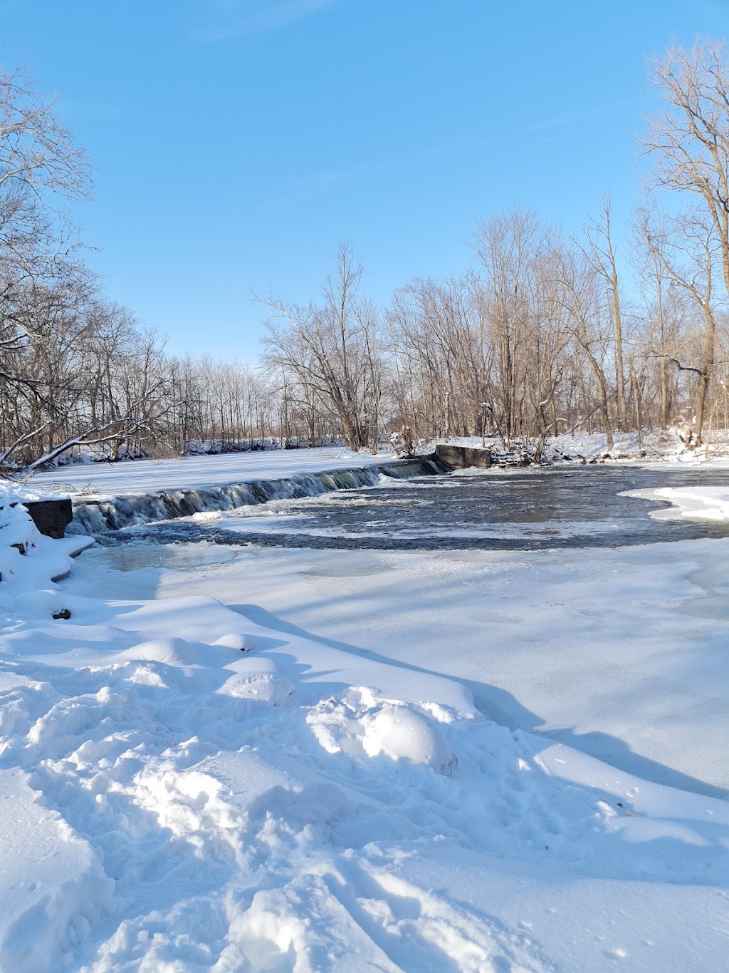 Benton Spillway ‒ River Preserve County Park | 68587 Co Rd 31, Goshen, IN 46526, USA | Phone: (574) 535-6458