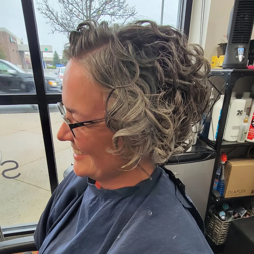 Katrina Roberts Curl Specialist | 2610 Colonel Glenn Hwy, Fairborn, OH 45324, USA | Phone: (937) 245-4381