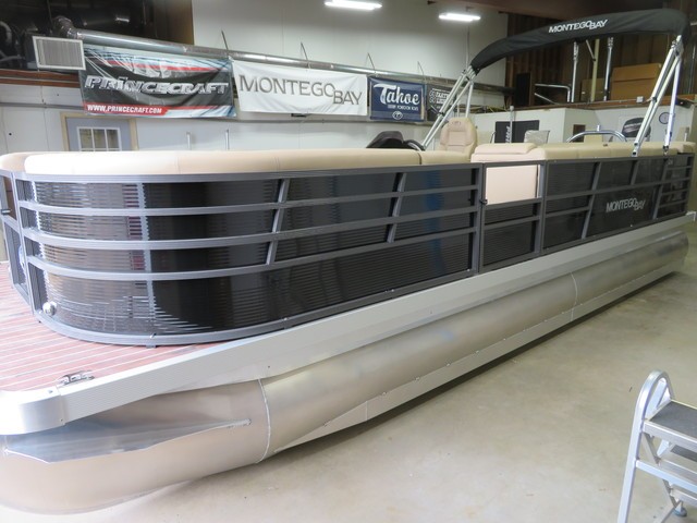 Boat World | 21155 MN-65, East Bethel, MN 55011, USA | Phone: (763) 434-9655