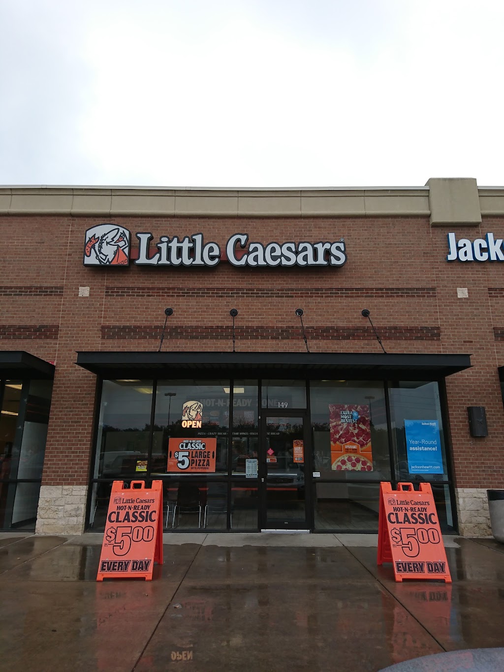 Little Caesars Pizza | 710 E Sublett Rd STE 195, Arlington, TX 76018, USA | Phone: (682) 276-6824