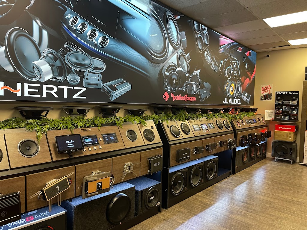 Foss Audio & Tint Everett | 10 SE Everett Mall Way, Everett, WA 98208, USA | Phone: (425) 513-1136