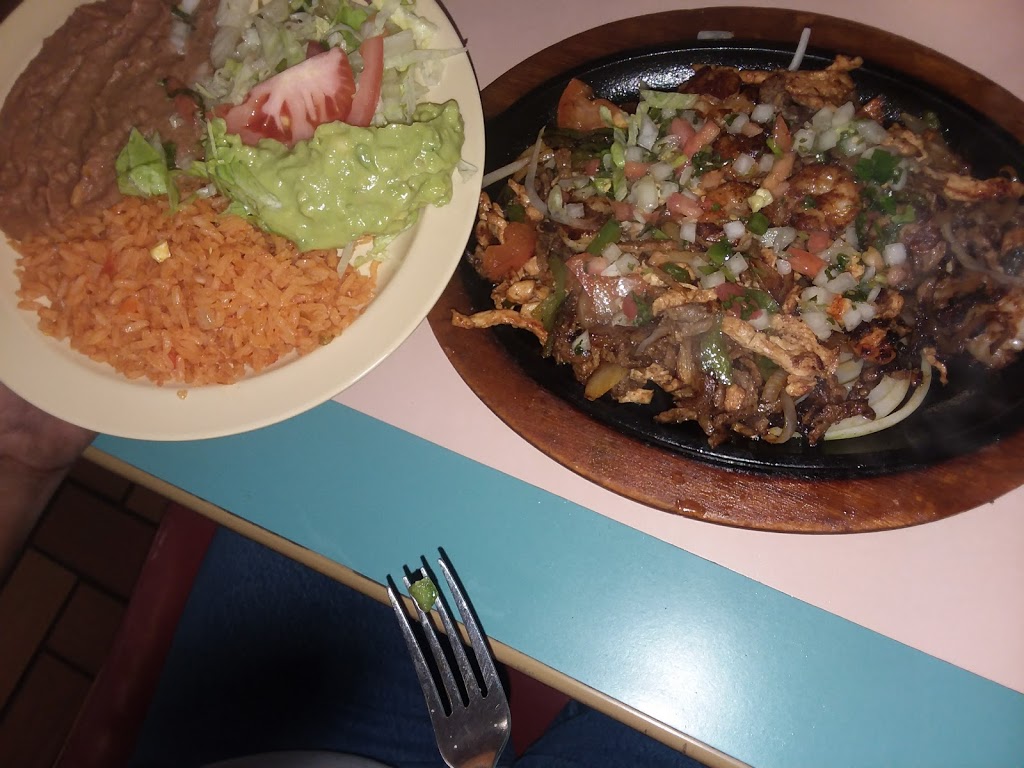 Arandas Taqueria | 2102 W Division St, Slaton, TX 79364 | Phone: (806) 728-0114