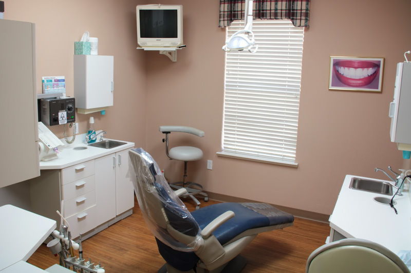 Favero Family Dental | 3201 Teasley Ln #101, Denton, TX 76210, USA | Phone: (940) 566-2847