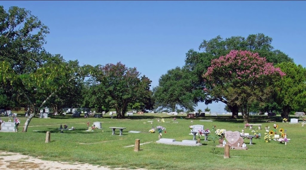 Lytton Springs Cemetery | 245 Memorial Dr, Dale, TX 78616 | Phone: (512) 995-0885