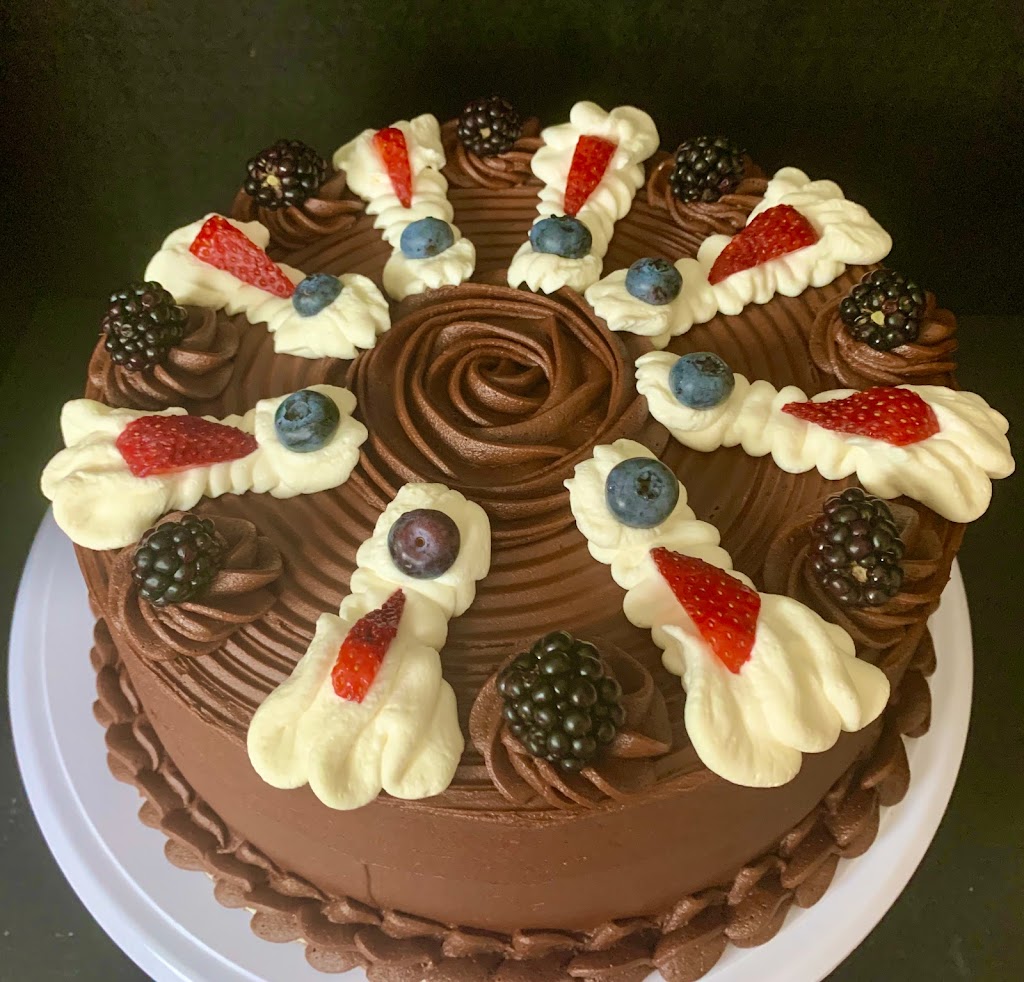 Cakes Deelux | 3431 Orchestra St, Cuyahoga Falls, OH 44223, USA | Phone: (330) 340-5697