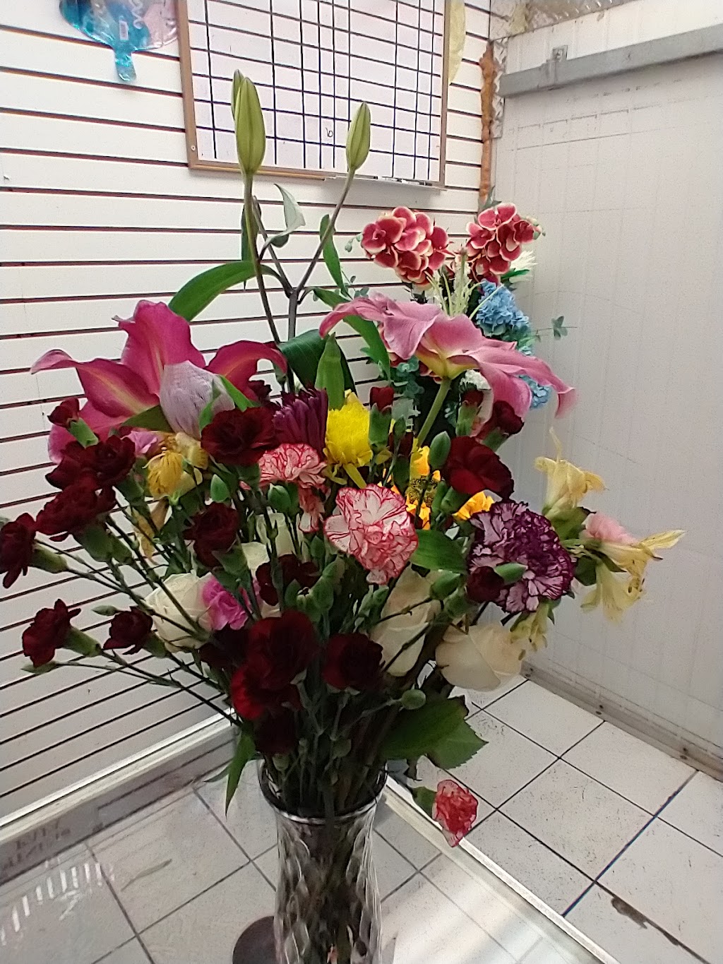 The Flowers Palace Of Miami | 2299 NW 28th St #33142, Miami, FL 33142 | Phone: (305) 631-2201