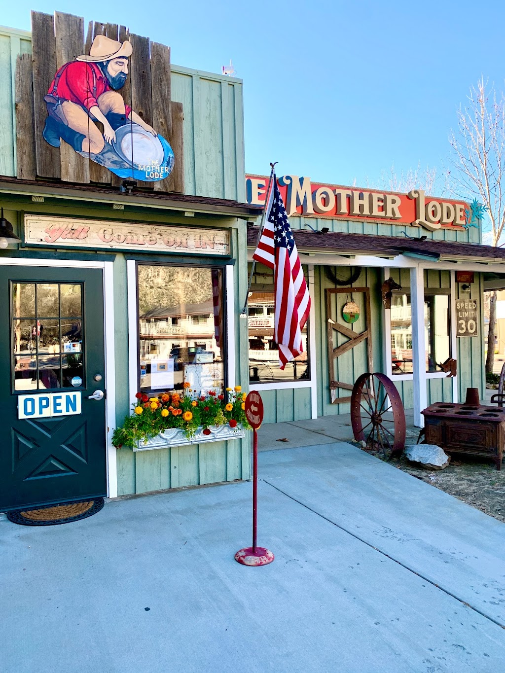 The Mother Lode | 121 Piute Dr, Kernville, CA 93238, USA | Phone: (760) 376-3384