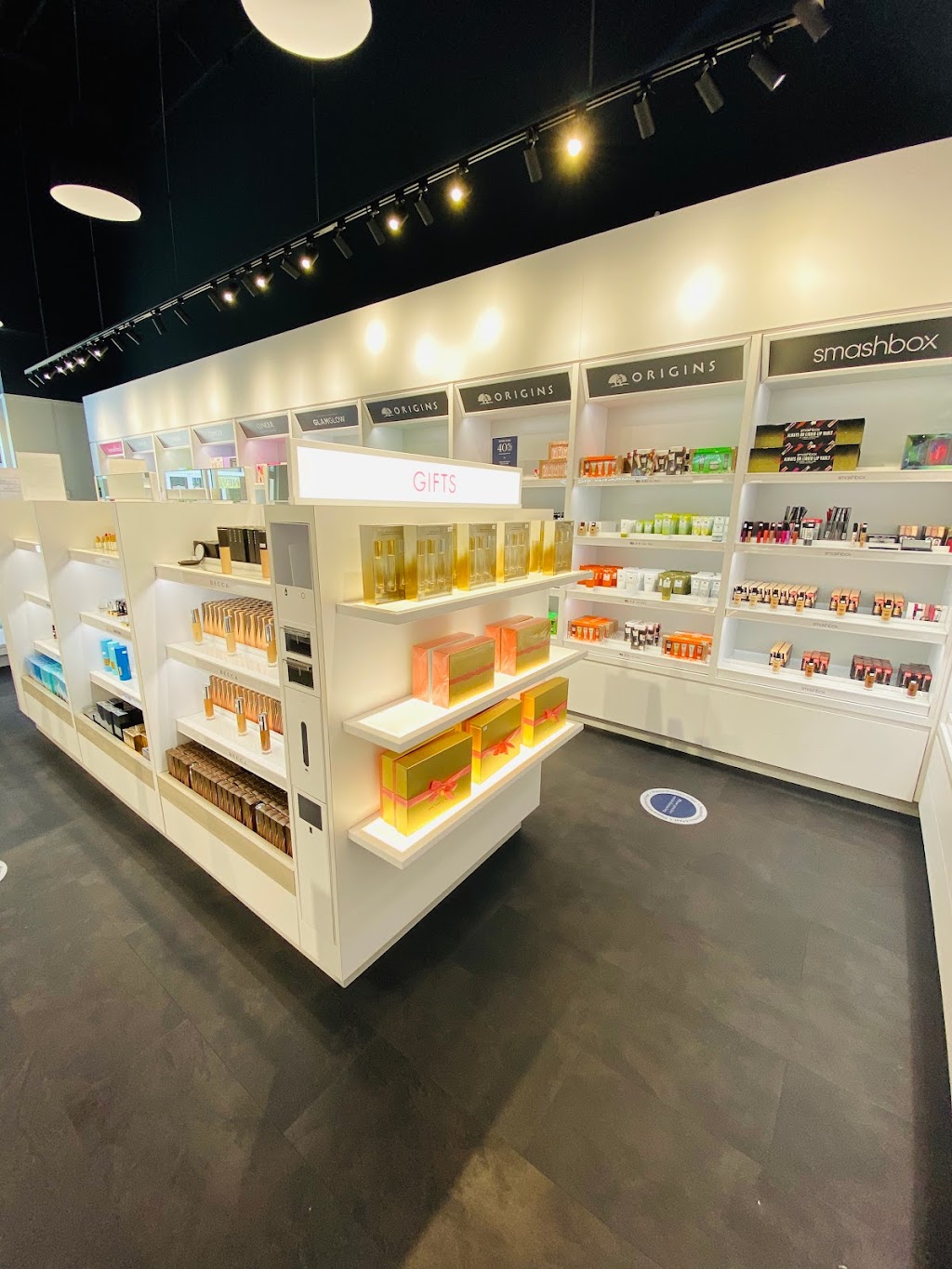 The Cosmetics Company Store | 300 Taylor Rd Space 615, Niagara-on-the-Lake, ON L0S 1J0, Canada | Phone: (905) 684-5171