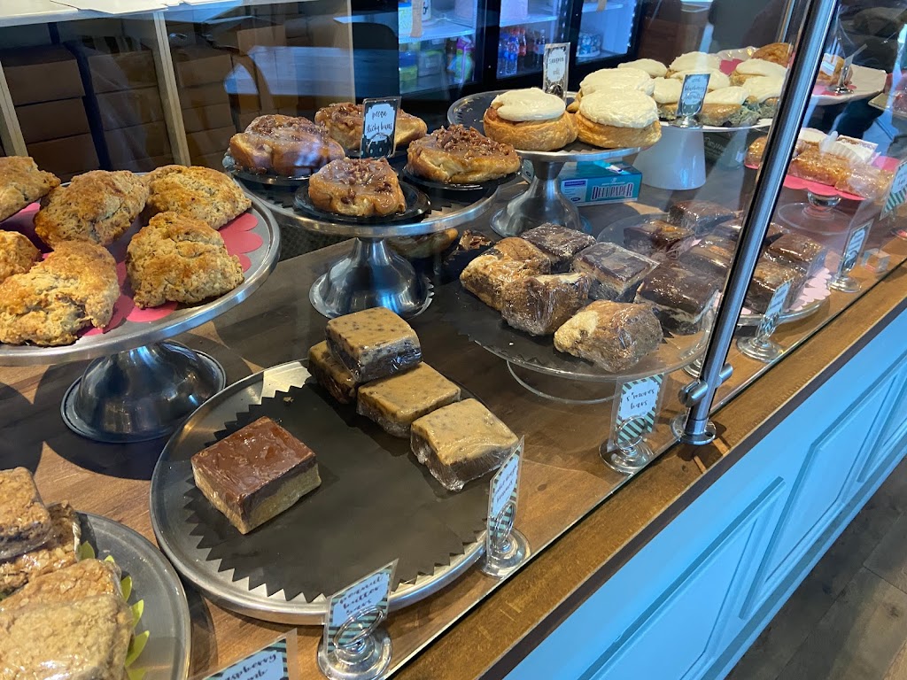 Delicious Bakery | 3700 Lawndale Dr, Greensboro, NC 27455, USA | Phone: (336) 282-1377