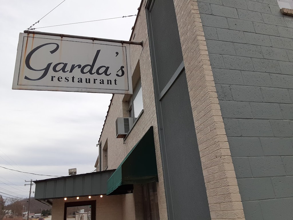 Gardas Restaurant | 2033 PA-66, Ford City, PA 16226 | Phone: (724) 763-7676