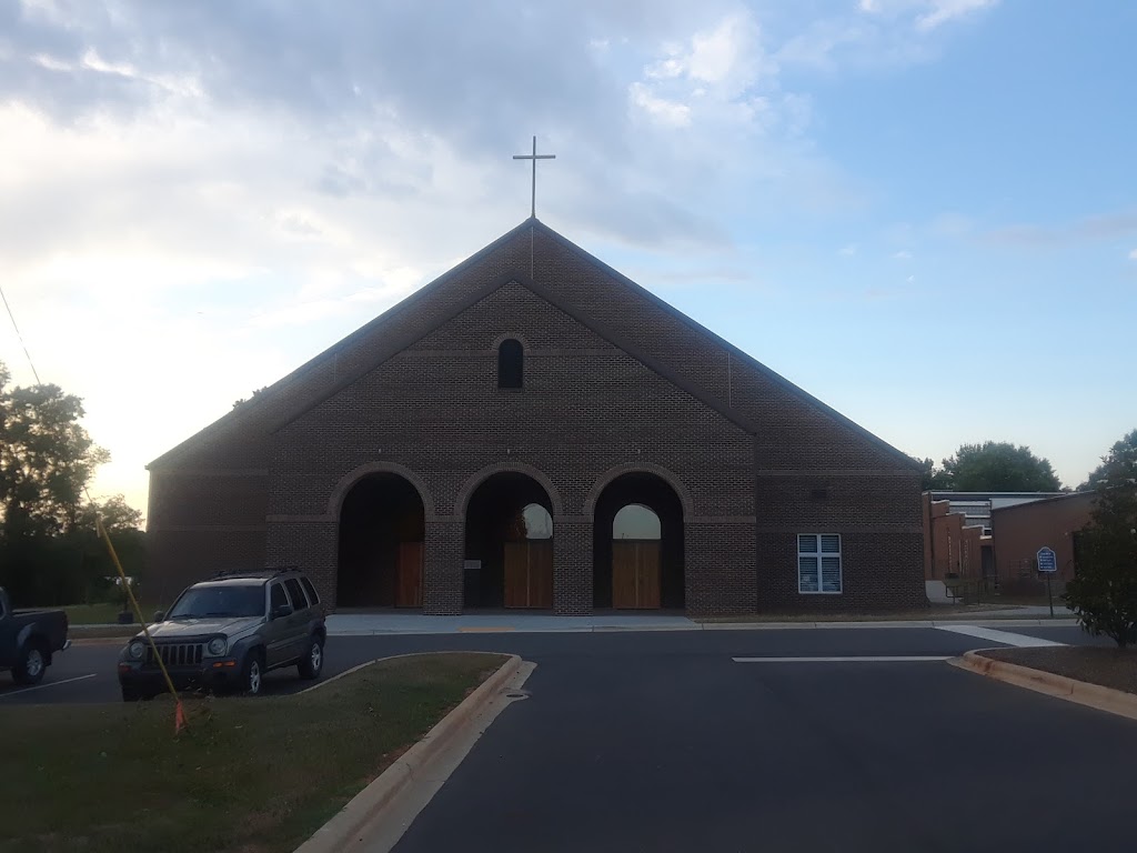 Queen of the Apostles Roman Catholic Church | 503 N Main St, Belmont, NC 28012, USA | Phone: (704) 825-9600