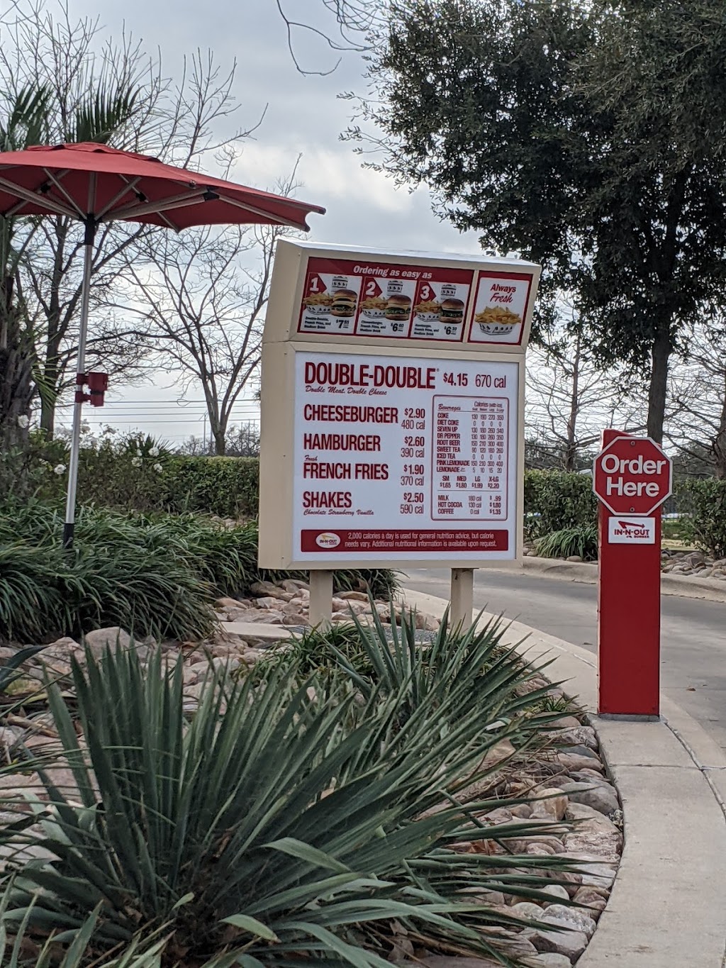 In-N-Out Burger | 4251 N Interstate Hwy 35 North, Round Rock, TX 78664, USA | Phone: (800) 786-1000