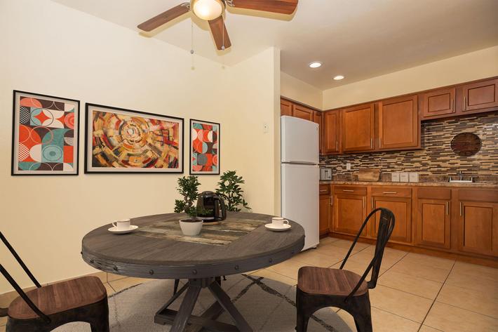 Lynnwood Apartment Homes | 5535 W McDowell Rd, Phoenix, AZ 85035, USA | Phone: (623) 257-8484