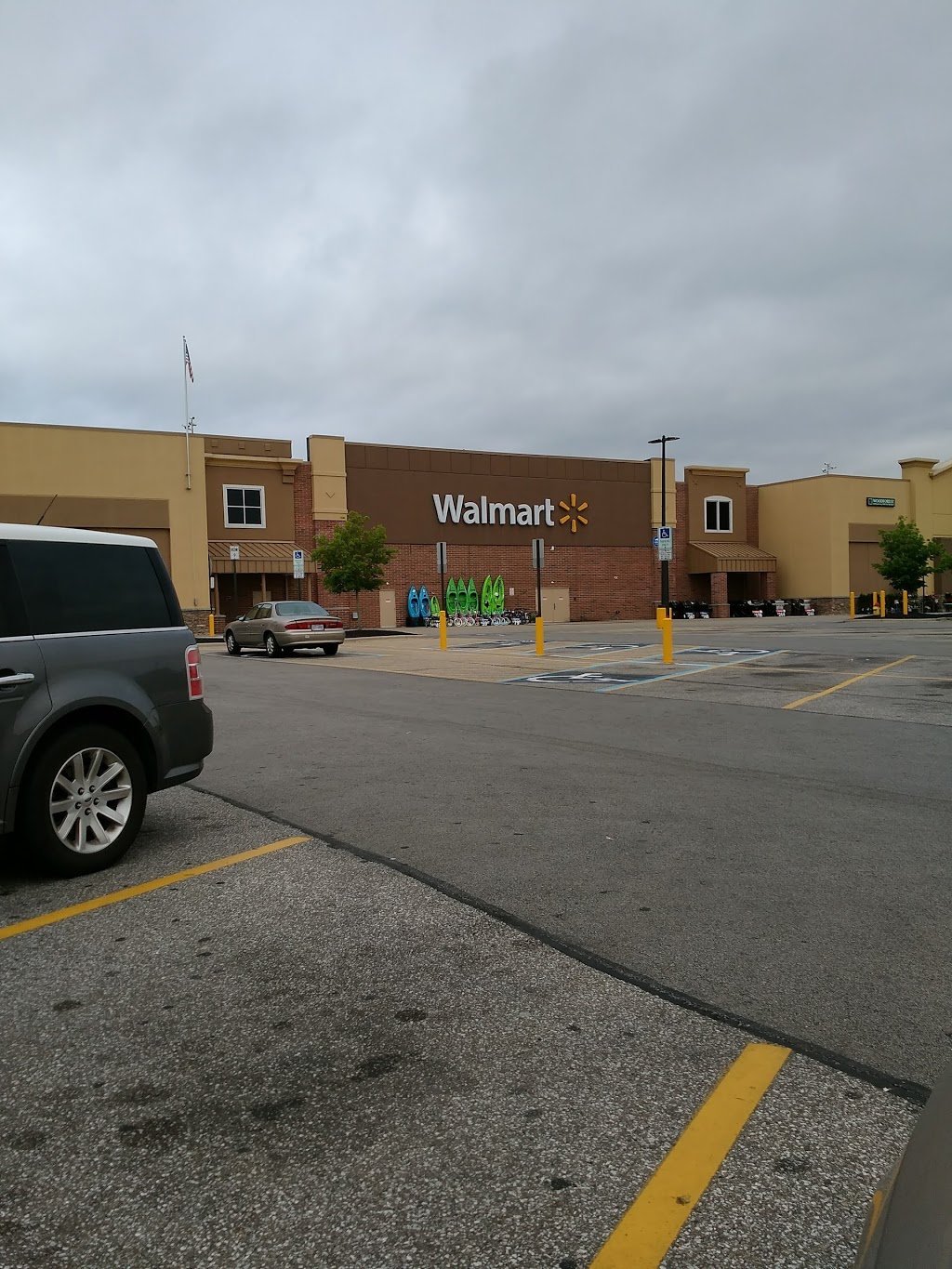 Walmart Supercenter | 201 Chamber Dr, Milford, OH 45150, USA | Phone: (513) 248-0067