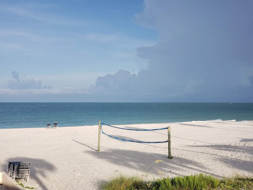 Sandcastle Resort at Lido Beach | 1540 Benjamin Franklin Dr, Sarasota, FL 34236, USA | Phone: (941) 388-2181