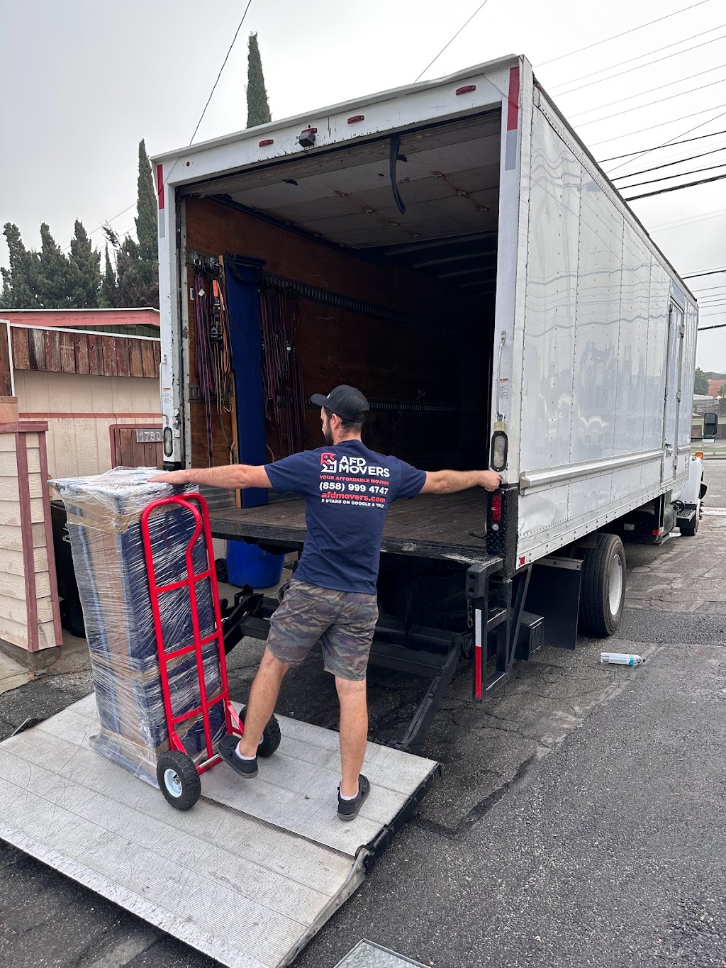 AFD MOVERS INC | 1700 E Garry Ave, Santa Ana, CA 92705, USA | Phone: (949) 471-0091