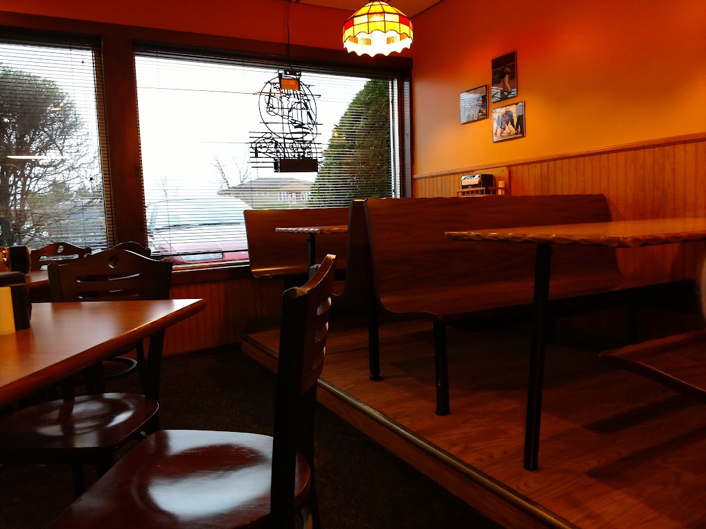 Petes Pizza | 1230 N Knowles Ave, New Richmond, WI 54017, USA | Phone: (715) 246-2633