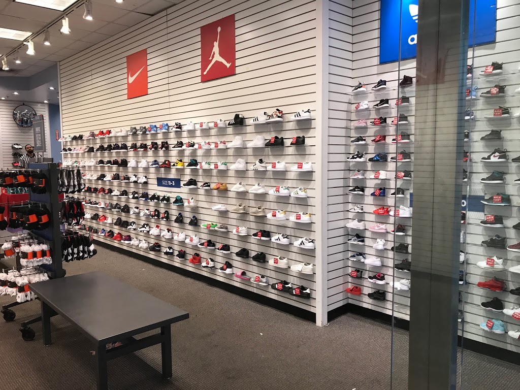 Kids Foot Locker | 11700 Princeton Pike, Cincinnati, OH 45246, USA | Phone: (513) 671-1495