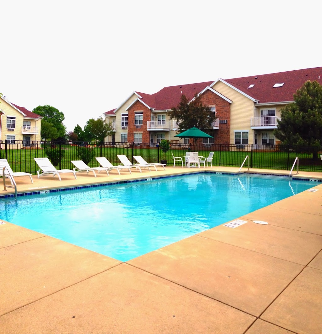 Junction Ridge Apartments | 8406 Isaac Dr, Madison, WI 53717, USA | Phone: (608) 833-3389