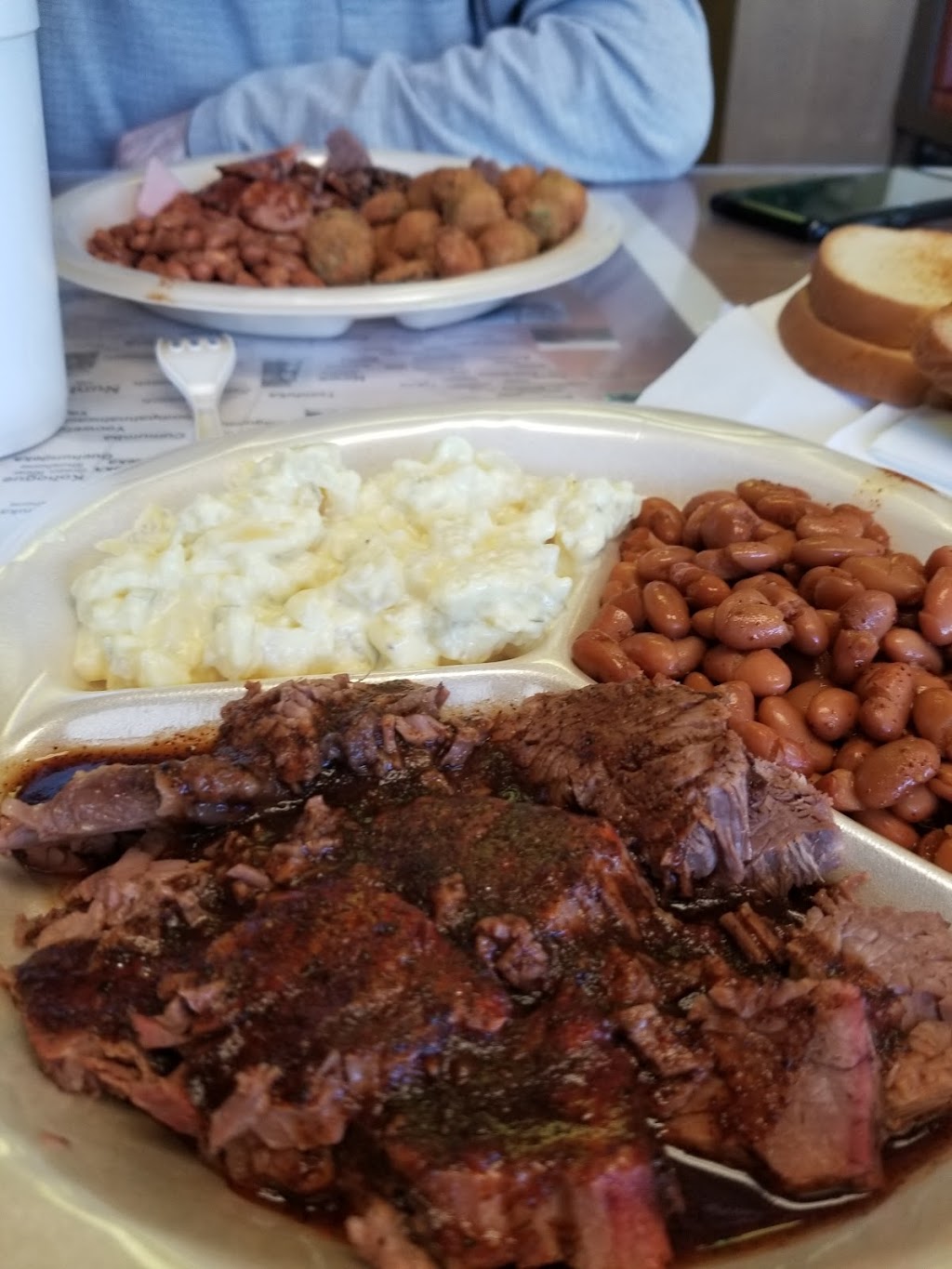 Sams Bar-B-Q | 800 E Sam Rayburn Dr, Bonham, TX 75418, USA | Phone: (903) 640-1407