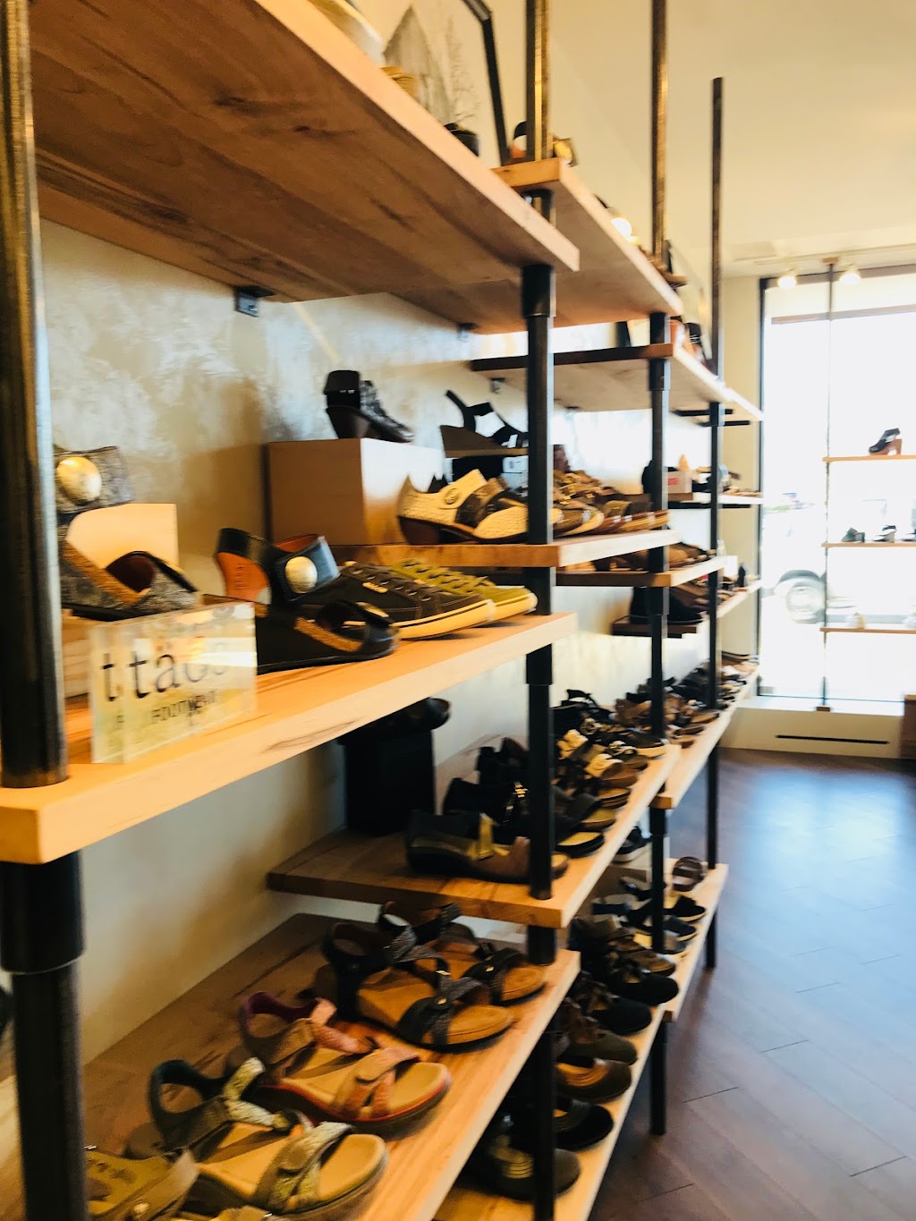 Benjamin Lovell Shoes | 525 Glen Eagle Square, Glen Mills, PA 19342, USA | Phone: (610) 358-0060