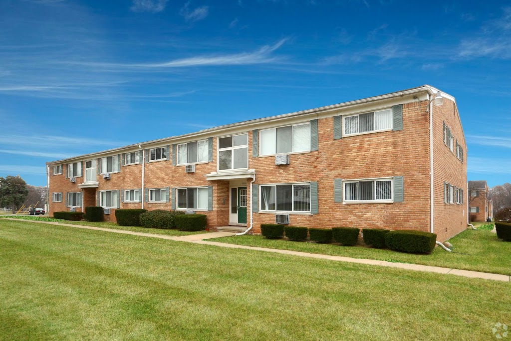 Plymouth Heritage Apartments | 12811 W Heritage Dr, Plymouth, MI 48170, USA | Phone: (734) 415-4985