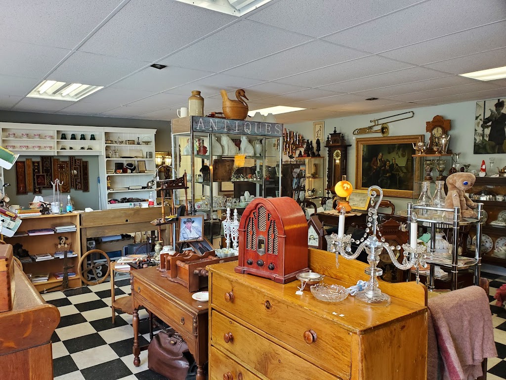 Old Towne Antiques | 275 Mary St, Niagara-on-the-Lake, ON L0S 1J0, Canada | Phone: (289) 501-8335