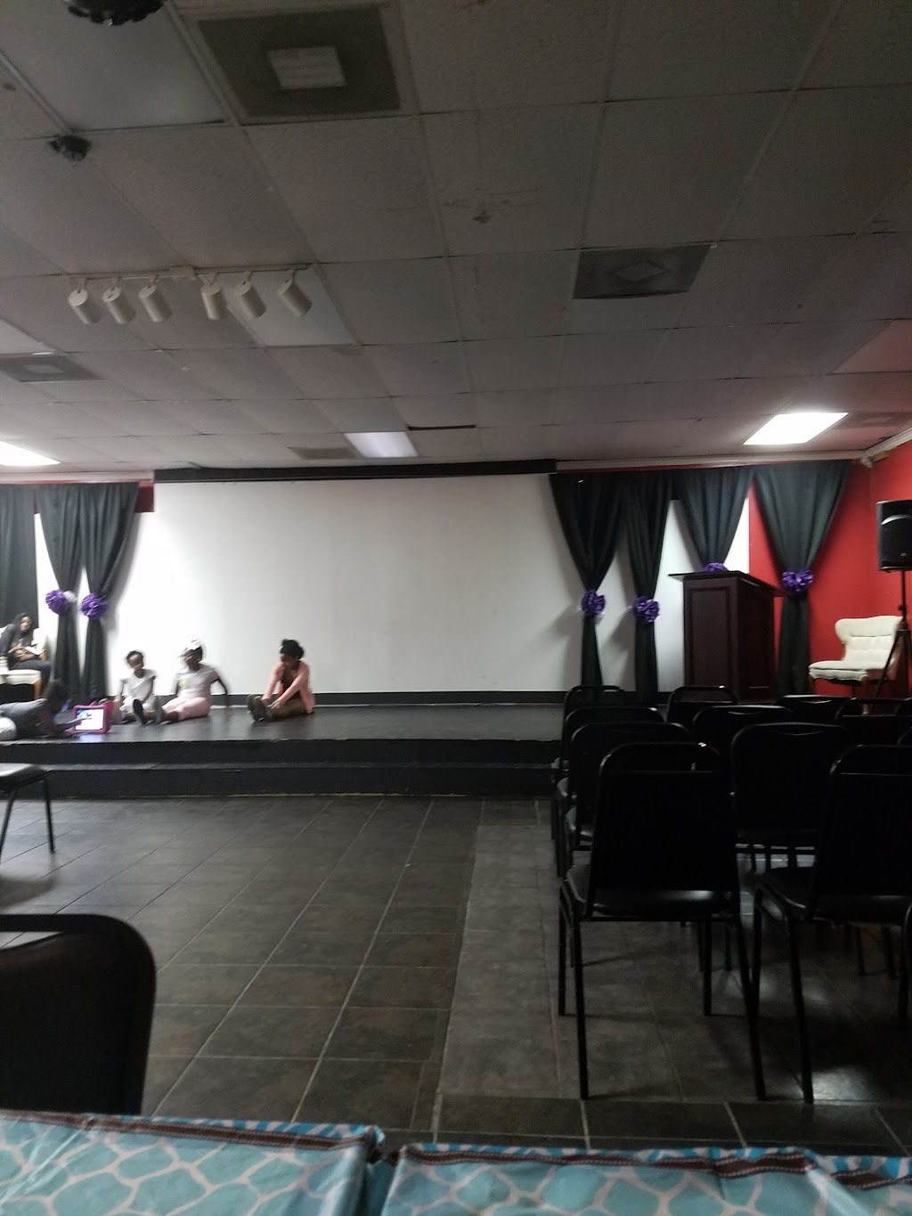 Tinseltown Performing Arts Studio | 5387 Fairburn Rd, Douglasville, GA 30135, USA | Phone: (770) 489-1132