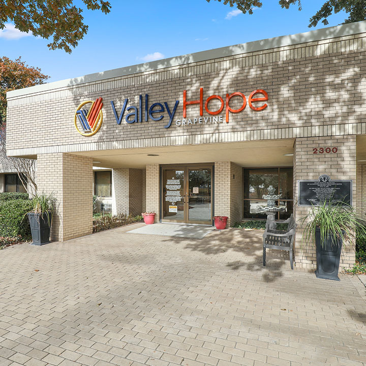 Valley Hope of Grapevine | 2300 William D Tate Ave, Grapevine, TX 76051, USA | Phone: (817) 424-1305