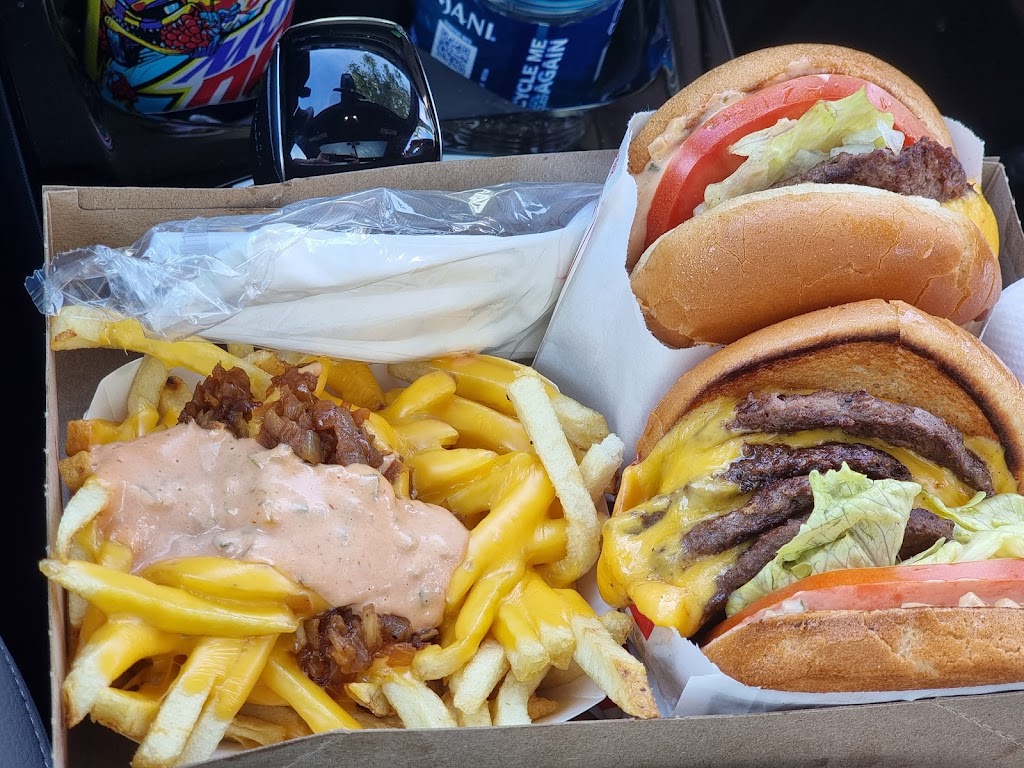 In-N-Out Burger | 2305 Compton Ave, Corona, CA 92881, USA | Phone: (800) 786-1000