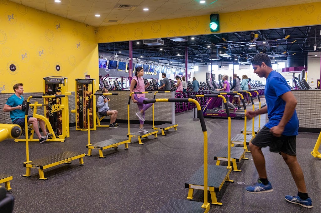 Planet Fitness | 301 East US Hwy 377 Ste 106, Granbury, TX 76048, USA | Phone: (682) 237-5400