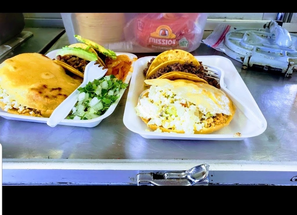 Enchiladas y Tacos "Don Juan" | 200 W Ave A, Robstown, TX 78380, USA | Phone: (361) 946-1363
