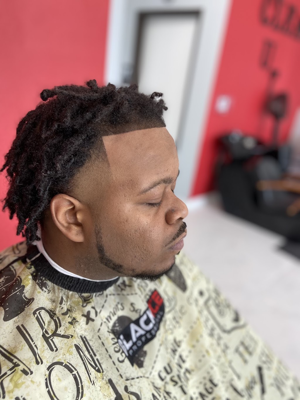 CLEAN CUTZ BARBERSHOP | 701 E Debbie Ln Suite 107, Mansfield, TX 76063, USA | Phone: (682) 422-3289