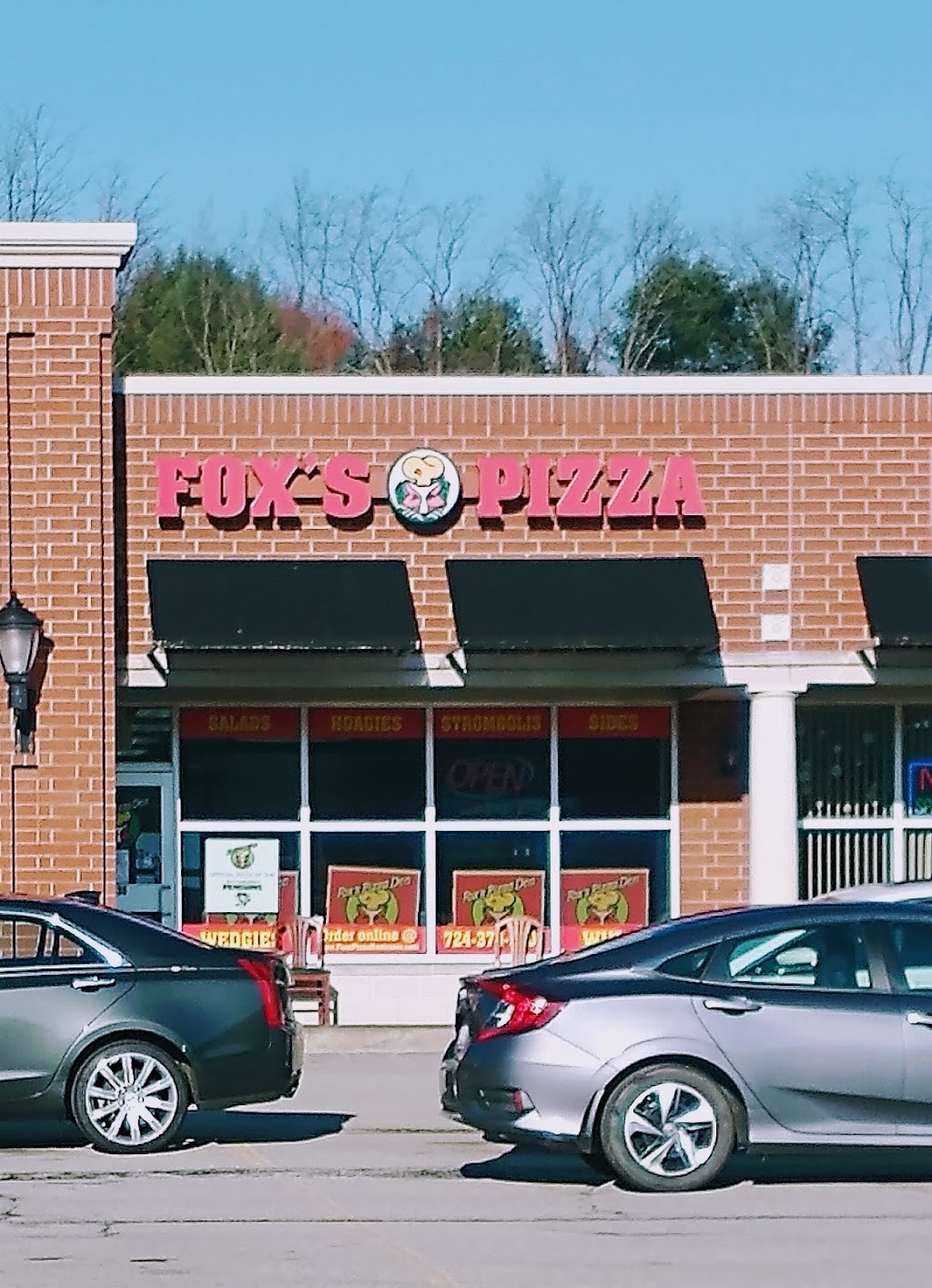 Foxs Pizza Den Rostraver | 430 Willowbrook Plaza, Belle Vernon, PA 15012, USA | Phone: (724) 379-5001