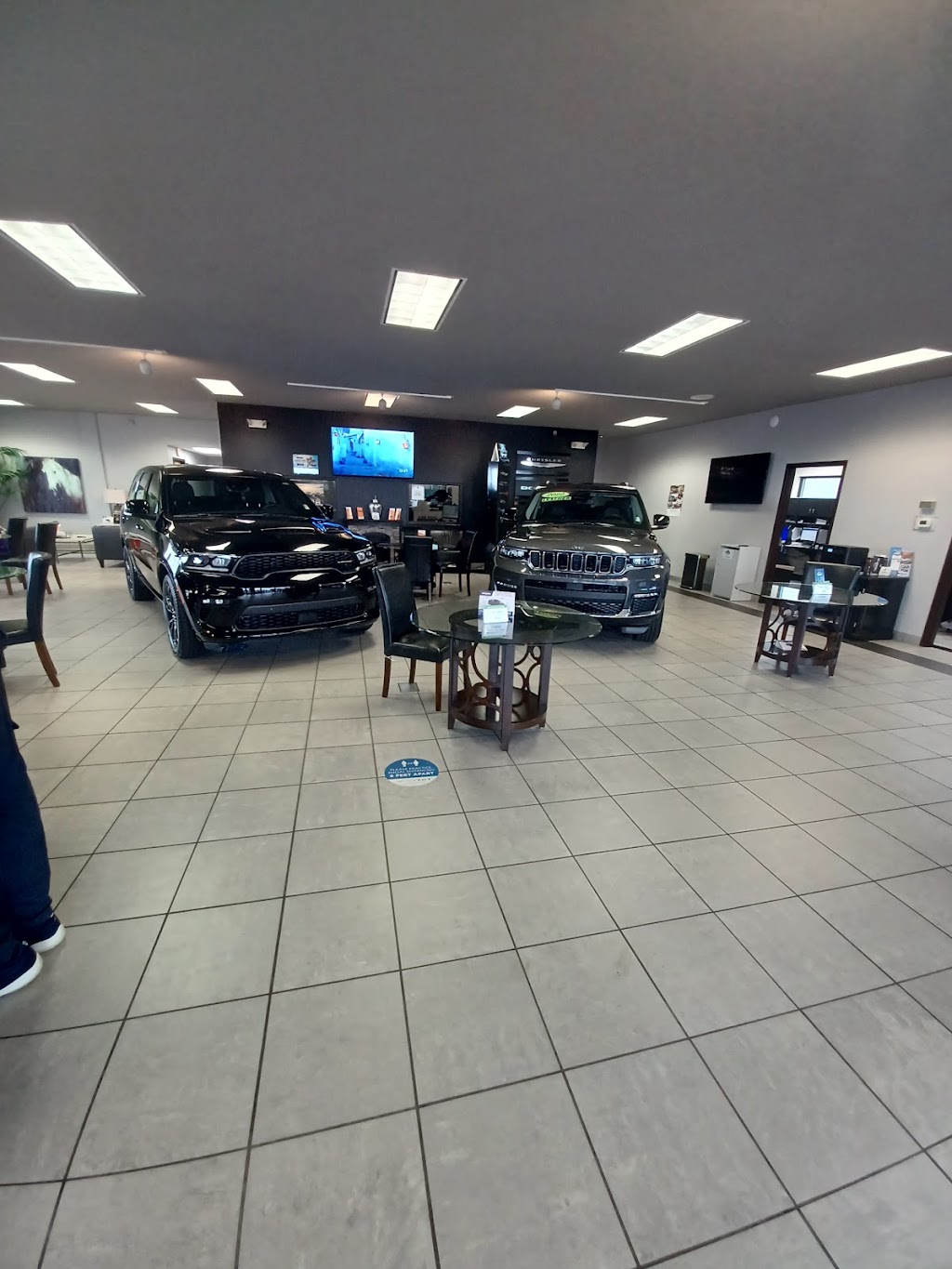 Chrysler of Lawrenceburg | 1181 Bypass S, Lawrenceburg, KY 40342, USA | Phone: (502) 680-8203