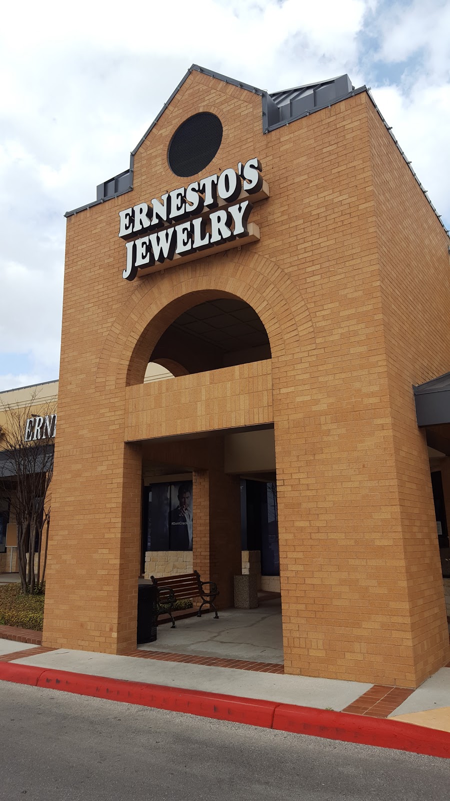 Ernestos Jewelry | 717 N. Business, I-35 Suite 150, New Braunfels, TX 78130 | Phone: (830) 625-3203