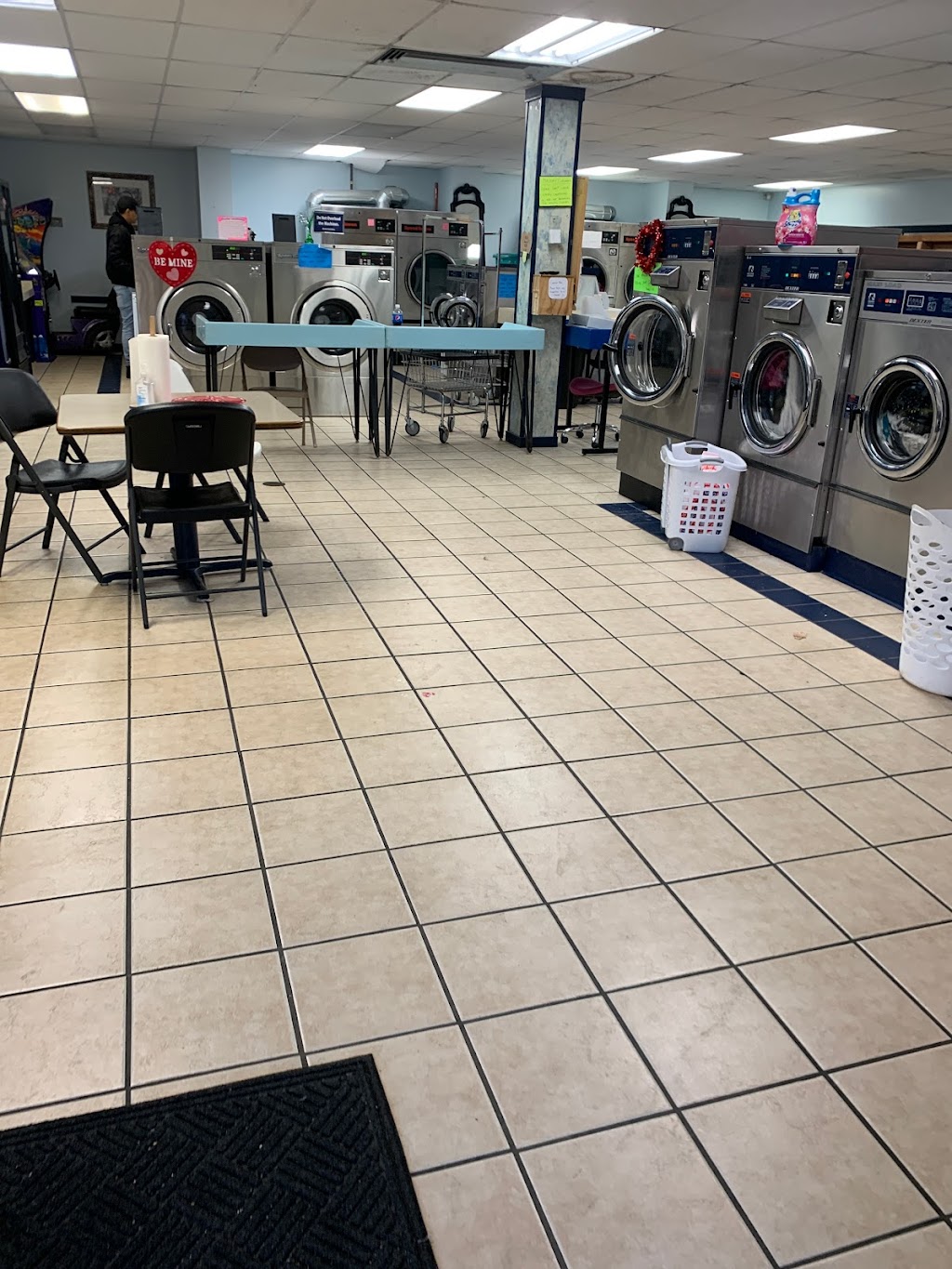 Mayday Laundries | 818 S Morrison Ave, Collinsville, IL 62234, USA | Phone: (618) 345-3066
