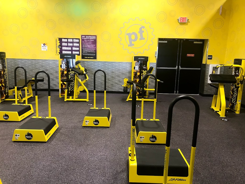 Planet Fitness | 2880 W Maple Rd, Troy, MI 48084, USA | Phone: (248) 712-6672